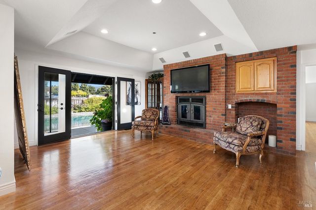 400 Eastin Dr, Sonoma, CA 95476