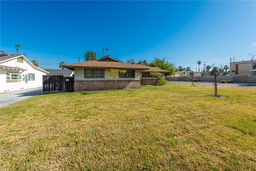 Image 4 of property listing at 3869 Lafayette, Riverside, CA 92503