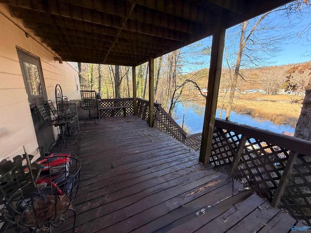 4512 Hideaway Drive, Guntersville, AL 35976