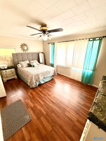 4512 Hideaway Drive, Guntersville, AL 35976