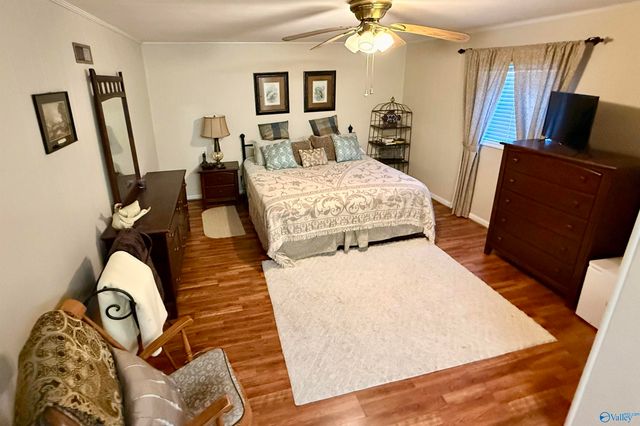 4512 Hideaway Drive, Guntersville, AL 35976