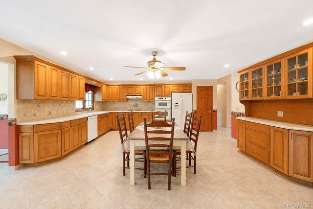 29 Niewood Drive, Ridge, NY 11961
