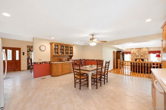 29 Niewood Drive, Ridge, NY 11961