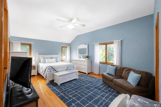 29 Niewood Drive, Ridge, NY 11961