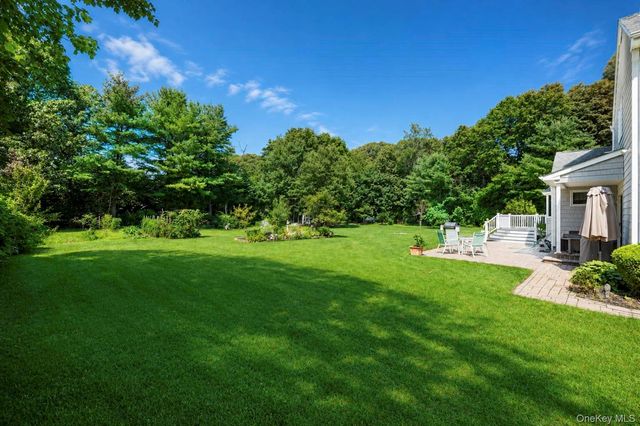29 Niewood Drive, Ridge, NY 11961