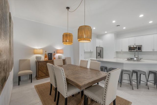 2920 Twin Oaks Way, Wellington, FL 33414