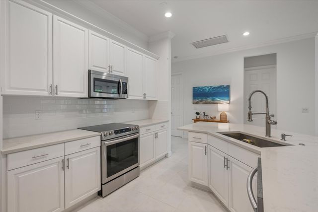 2920 Twin Oaks Way, Wellington, FL 33414