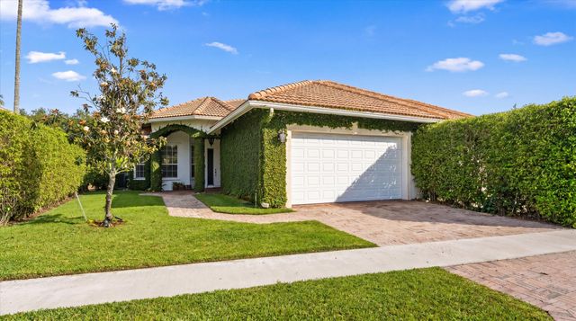 2920 Twin Oaks Way, Wellington, FL 33414