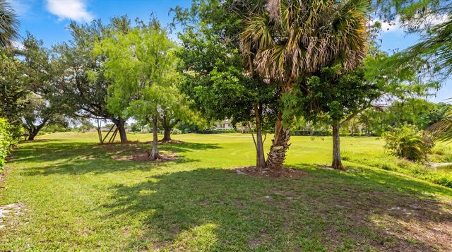 2920 Twin Oaks Way, Wellington, FL 33414