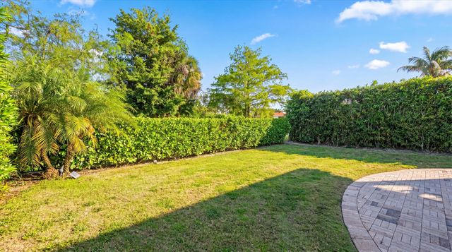 2920 Twin Oaks Way, Wellington, FL 33414