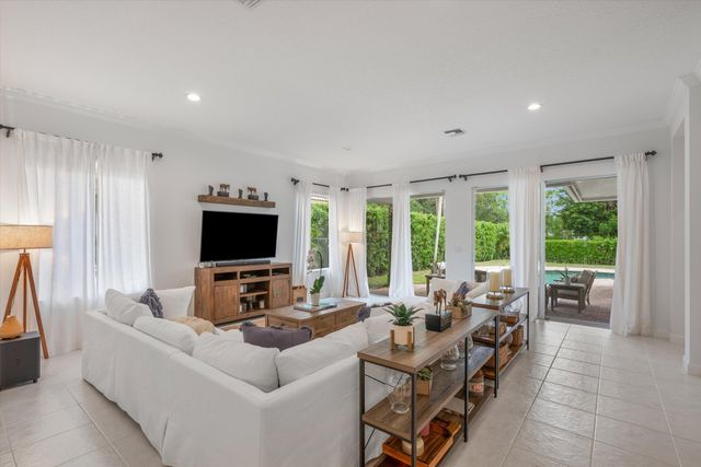2920 Twin Oaks Way, Wellington, FL 33414