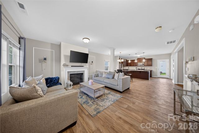 5137 Thomasville Drive, Belmont, NC 28012