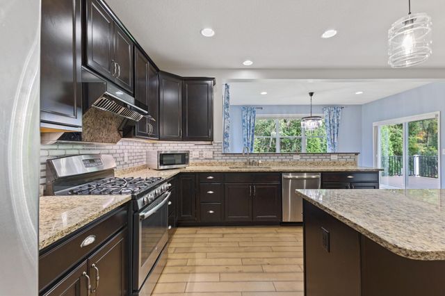 4824 Red Oak Lane, Minnetrista, MN 55364