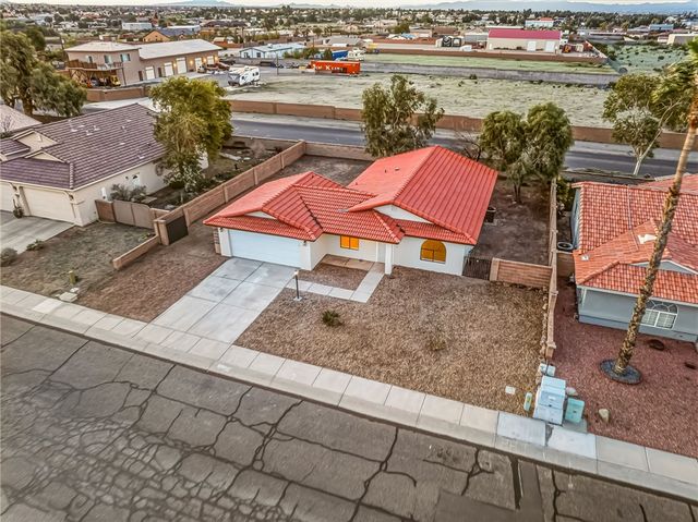 1805 E Boulder Creek Way, Fort Mohave, AZ 86426