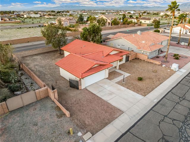 1805 E Boulder Creek Way, Fort Mohave, AZ 86426