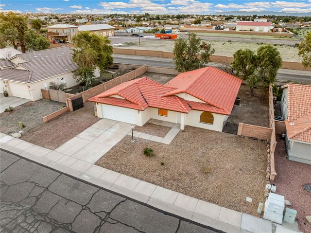 1805 E Boulder Creek Way, Fort Mohave, AZ 86426