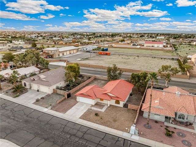 1805 E Boulder Creek Way, Fort Mohave, AZ 86426