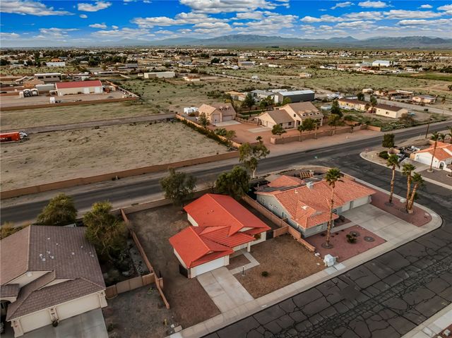 1805 E Boulder Creek Way, Fort Mohave, AZ 86426