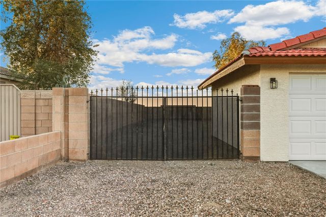 1805 E Boulder Creek Way, Fort Mohave, AZ 86426