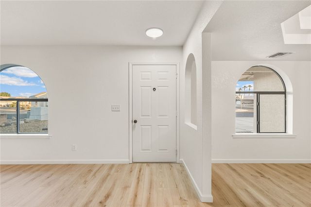 1805 E Boulder Creek Way, Fort Mohave, AZ 86426