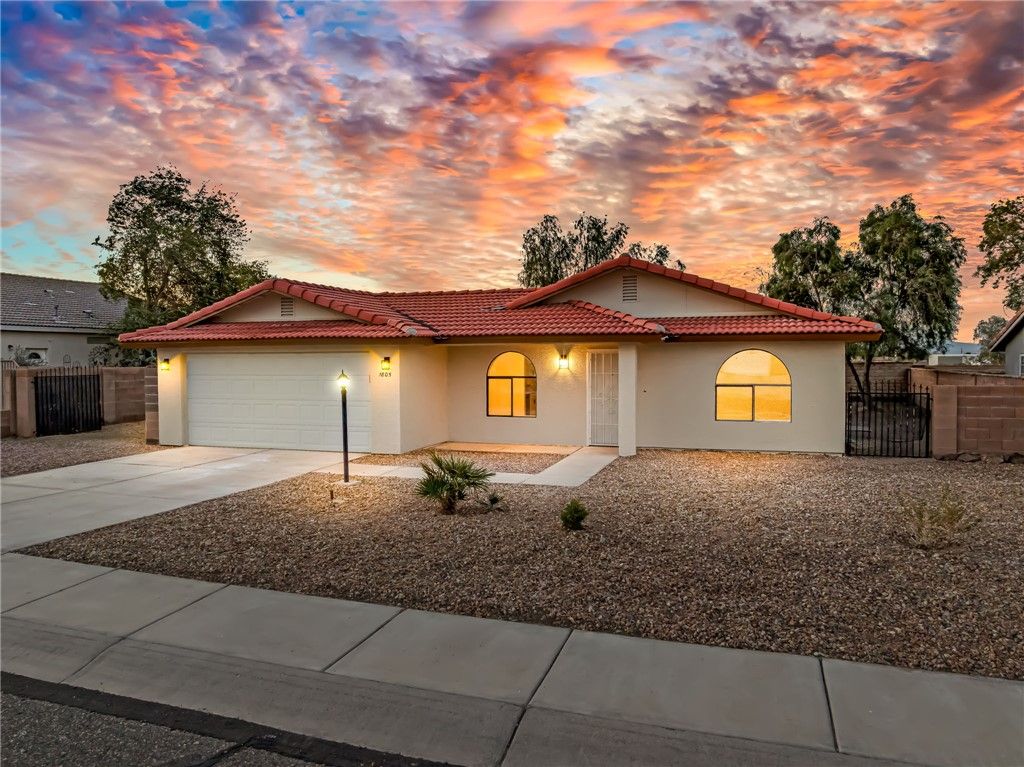 1805 E Boulder Creek Way, Fort Mohave, AZ 86426