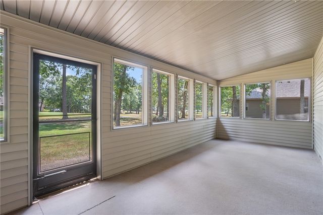 12 Hillcrest Drive, Holiday Island, AR 72631