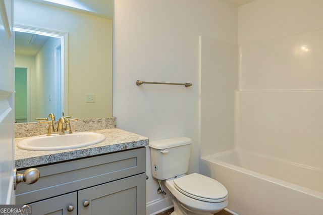 1669 W Poplar Street, Griffin, GA 30224