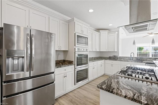 964 N King ST, Hampton, VA 23669
