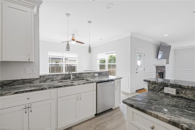 964 N King ST, Hampton, VA 23669