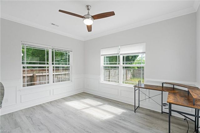964 N King ST, Hampton, VA 23669