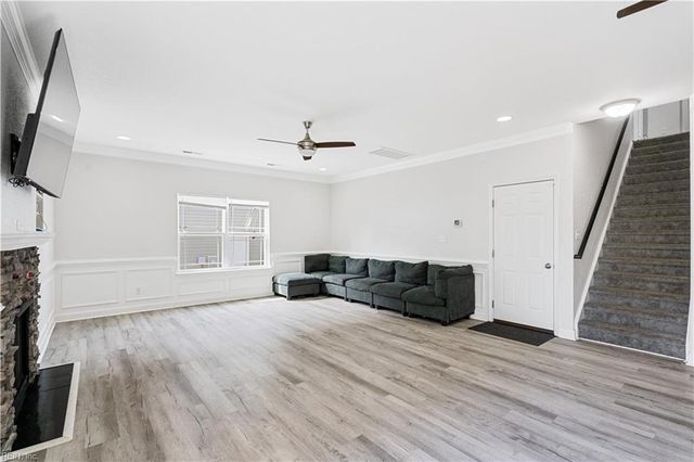 964 N King ST, Hampton, VA 23669