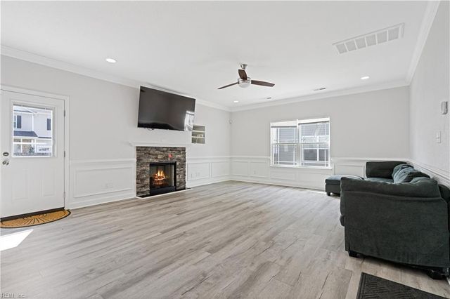964 N King ST, Hampton, VA 23669