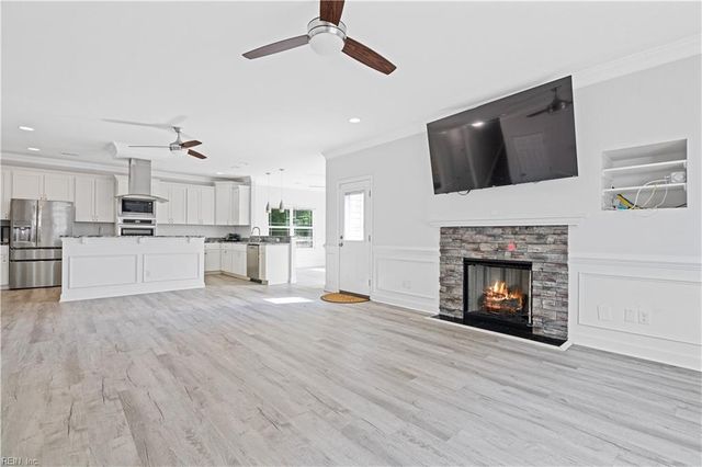 964 N King ST, Hampton, VA 23669