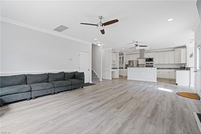 964 N King ST, Hampton, VA 23669