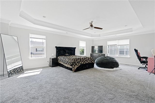 964 N King ST, Hampton, VA 23669