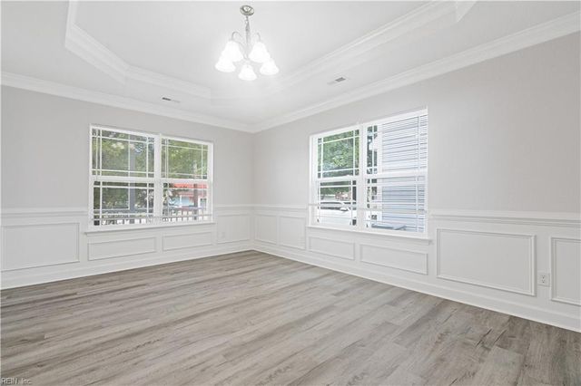 964 N King ST, Hampton, VA 23669