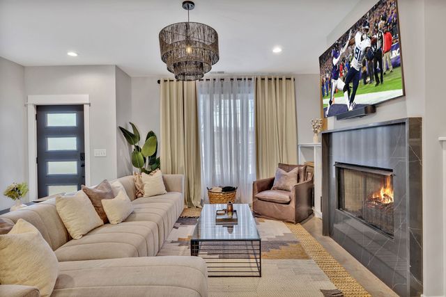 611 21st Ave, N, Nashville, TN 37203