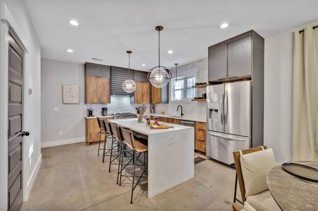 611 21st Ave, N, Nashville, TN 37203