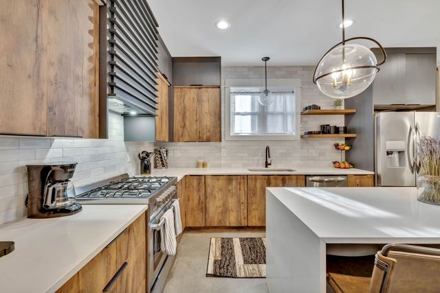 611 21st Ave, N, Nashville, TN 37203