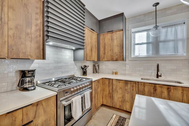 611 21st Ave, N, Nashville, TN 37203