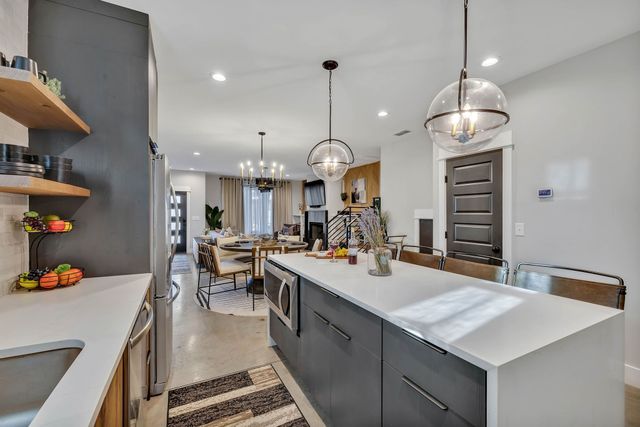 611 21st Ave, N, Nashville, TN 37203