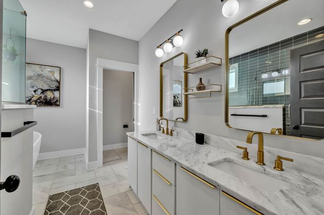 611 21st Ave, N, Nashville, TN 37203