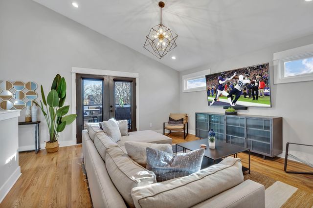 611 21st Ave, N, Nashville, TN 37203