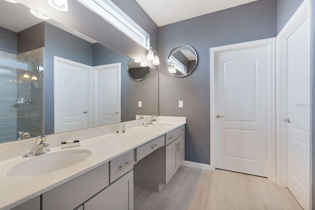 8025 OAK SHADOW COURT, Davenport, FL 33837