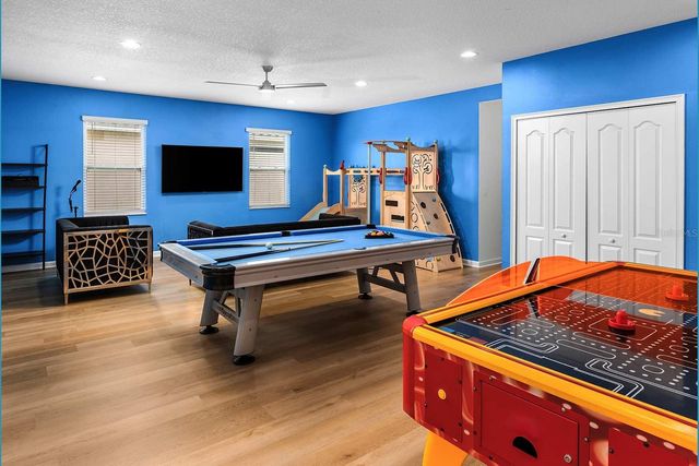 8025 OAK SHADOW COURT, Davenport, FL 33837