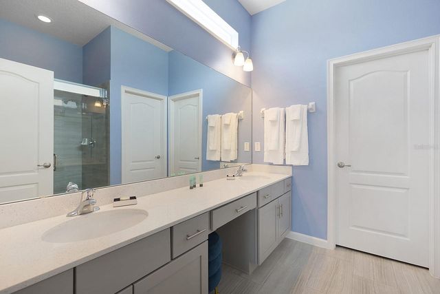 8025 OAK SHADOW COURT, Davenport, FL 33837