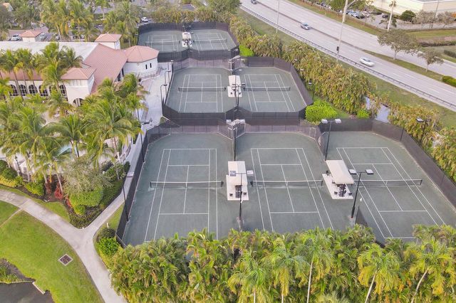 7207 Le Chalet Boulevard, Boynton Beach, FL 33472