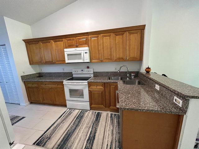 7207 Le Chalet Boulevard, Boynton Beach, FL 33472