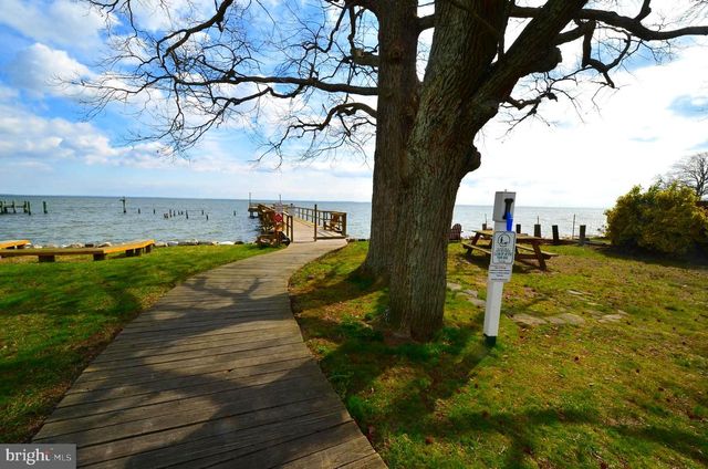 4728 FREDERICK AVE, Shady Side, MD 20764