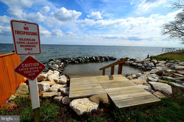 4728 FREDERICK AVE, Shady Side, MD 20764